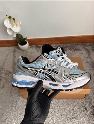 Asics Gel Azules y Plateadas Talla 38