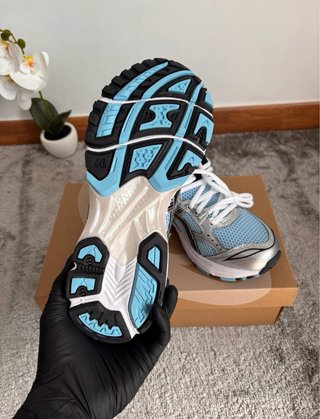 Asics Gel Azules y Plateadas Talla 38