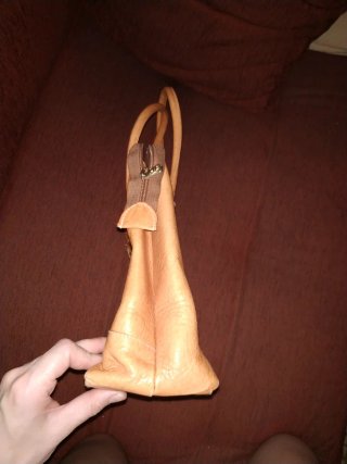 Bolso de piel marrón