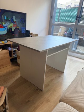 Mesa de cocina extensible gris y blanca