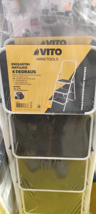 Escalera Metálica Plegable 4 Peldaños