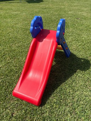 Tobogán infantil de unos 50cms. Como nuevo.