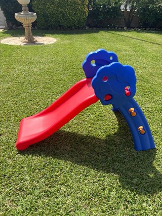 Tobogán infantil de unos 50cms. Como nuevo.