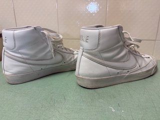 Nike Blazer Mid '77 bianche