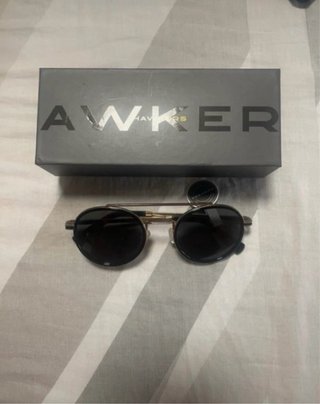 Gafas de sol Hawkers negras y doradas
