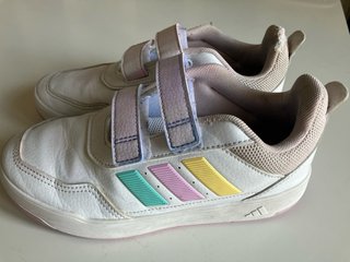 Zapatillas Adidas Talla 35 Rosa y Blanco