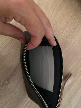 Bimba y Lola Cartera Negra con Asa Rosa