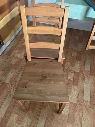 Conjunto mesa y sillas de madera