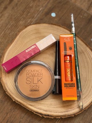 Lote de maquillaje