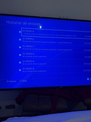 PS4 (PlayStation 4) con 2 controller.