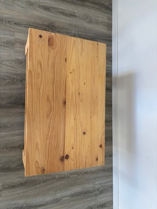 Mesa de centro Meike de madera con ruedas