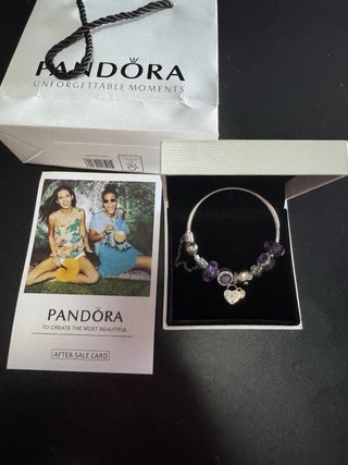 Pulsera Pandora con charms morados y candado