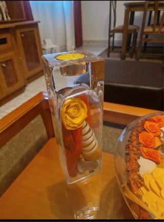 Jarrón Decorativo con Flores Secas y Velas