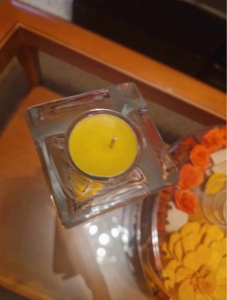 Jarrón Decorativo con Flores Secas y Velas