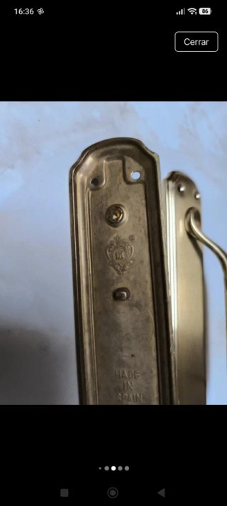 Tiradores dorados para puerta corredera