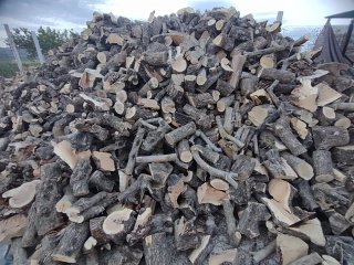 Leña para chimenea o barbacoa