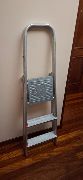 dos Escaleras plegables de aluminio