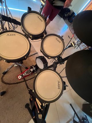 Batería Eléctrica Alesis Strata Core E-Bundle