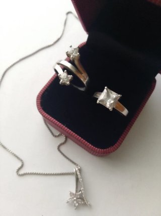 Lote de anillos colgante y cadena