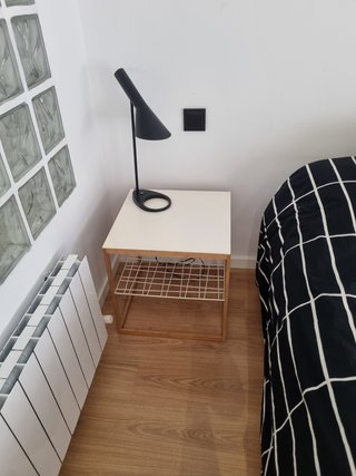 Mesitas de noche y auxiliares (x2) de madera