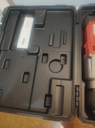 Taladro Skil 6710 con brocas Makita