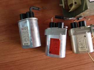 Transformadores, condensadores y portafusibles