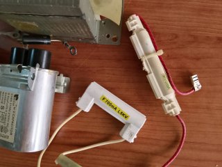 Transformadores, condensadores y portafusibles