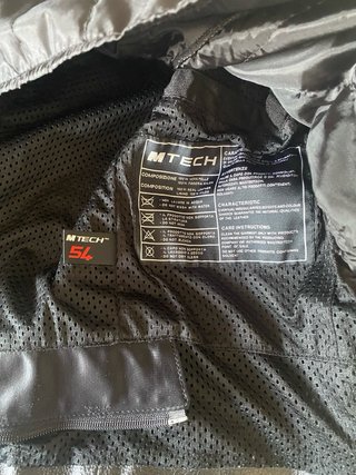 Chaqueta de piel M Tech Negra