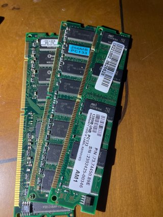 Lote Retro: Tarjeta Gráfica y Memoria RAM perfecto