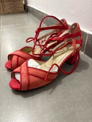 Sandalias Jose Illana rosas y rojas
