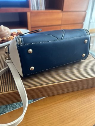 Bolso de mano bandolera bicolor azul marino crema