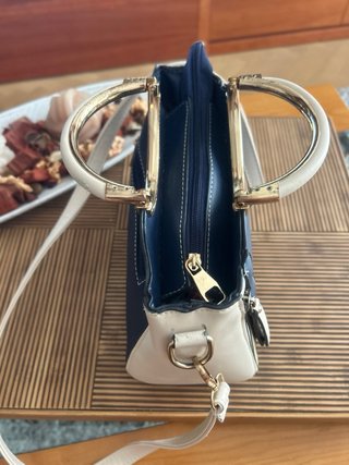 Bolso de mano bandolera bicolor azul marino crema