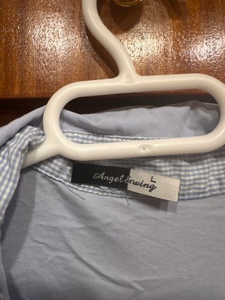 Camisa azul de manga larga