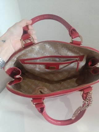 Bolso Guess Rojo Charol