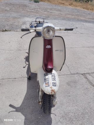 Lambretta LI150 Roja y Blanca