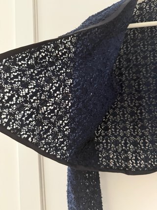 Vestido azul formal con bolero calado