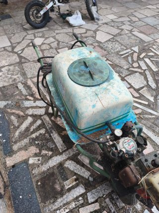 Máquina fumigadora a motor