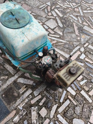 Máquina fumigadora a motor