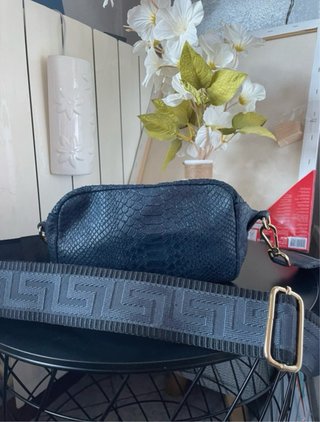 Borsa tracolla vera pelle blu marino