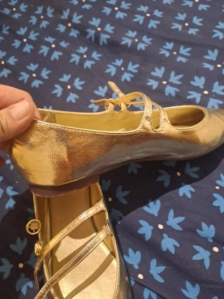 Zapatos planos dorados talla 38