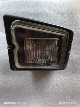 Farol Nevoeiro esquerdo com moldura Nissan Primera