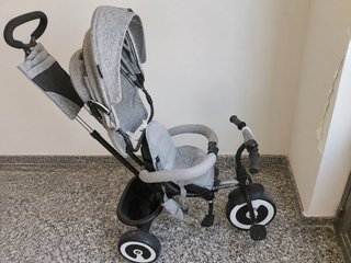 Triciclo Kinderkraft gris