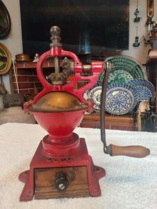 Antiguos Molinillos Elma