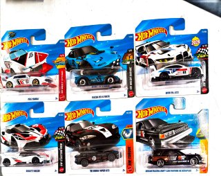 Hot Wheels 4 Pezzi: Bronco, Supra, Chevy, Batmobil