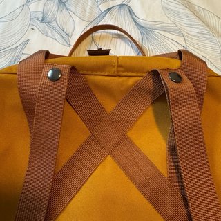 Mochila parecida a "Fjallraven Kanken" Amarilla