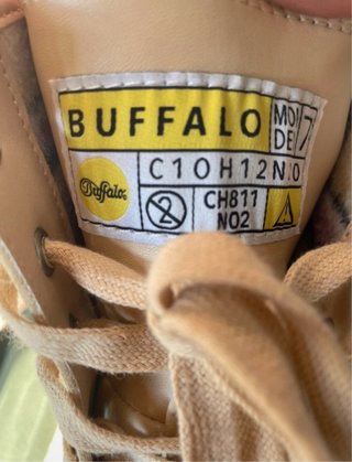 Stivaletti Buffalo platform panna