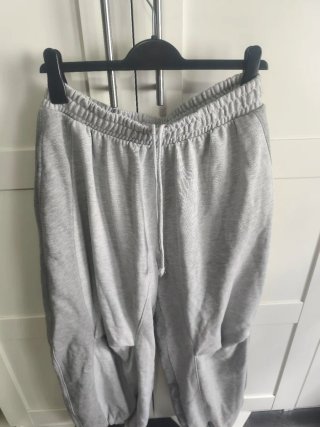 Pantalón jogger balloon Stradivarius Talla M