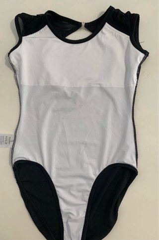 Maillot negro con detalles de malla