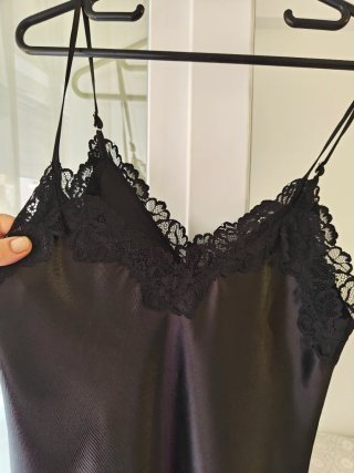 Top lencero satén negro con encaje Talla L