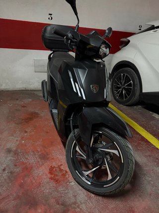 Peugeot Tweet 125 2025 Negro ( como nueva )